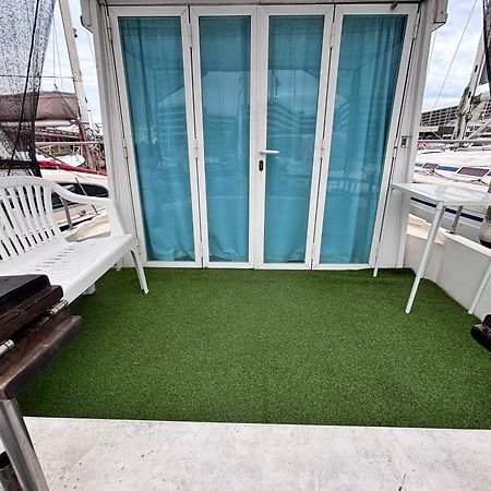 Hotel Wonderful Boat For Families And Friends à Sant Adrià de Besòs Extérieur photo
